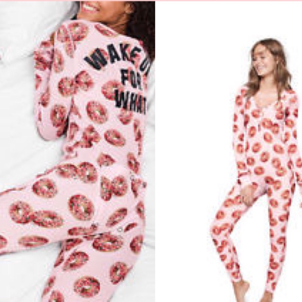 NWT🍩PINK VS Onesie Pink w/Pink Sprinkled Donuts